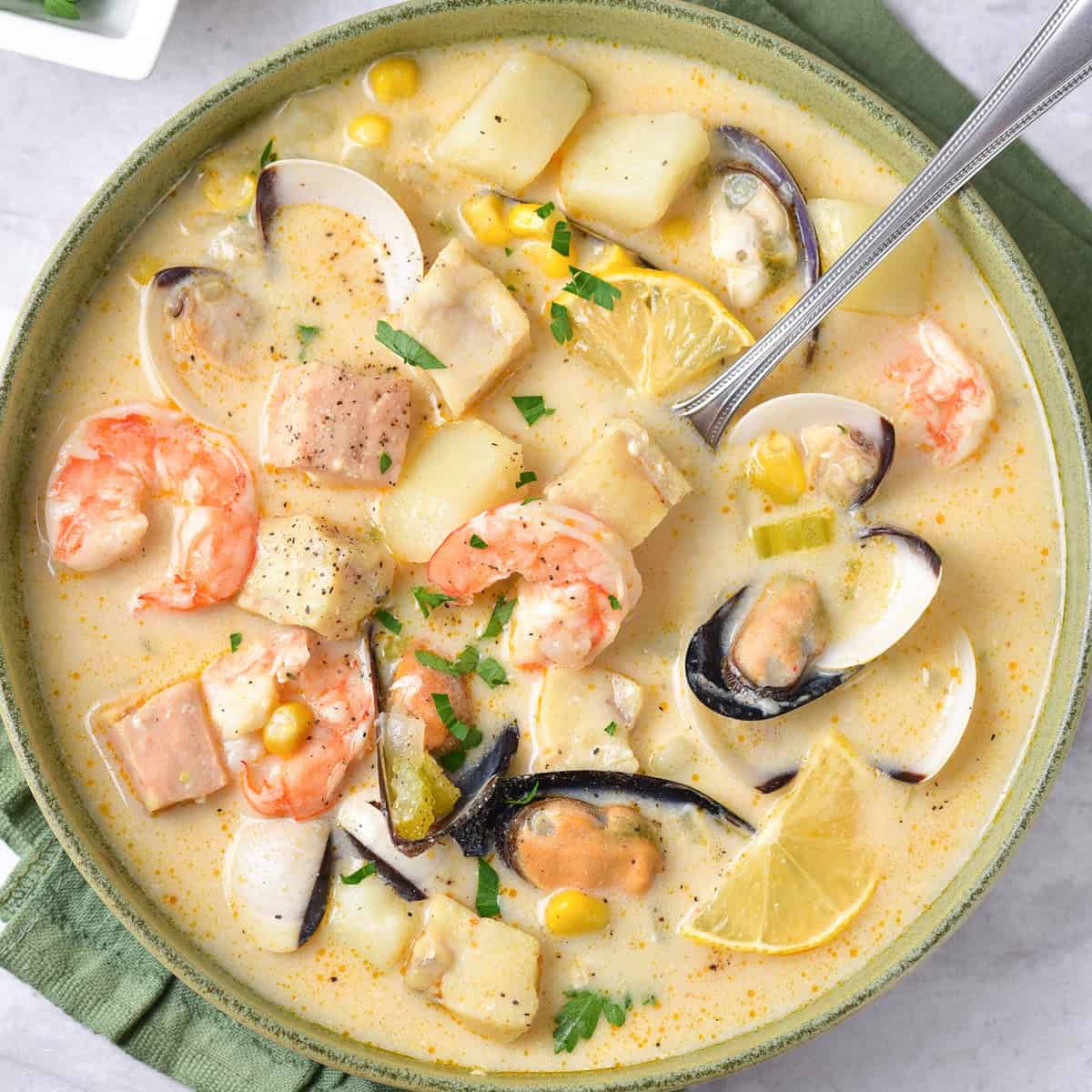 Best hearty chowder seafood kitchens in Bremen